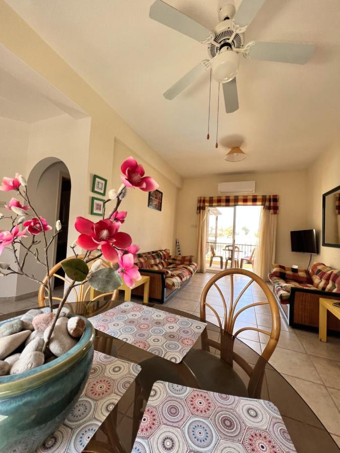 Sirena Kings Apartamento Pafos Exterior foto